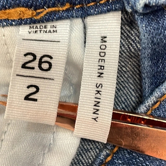 LOFT made and loved Modern Skinny Jean Floral Embroidered Cuff 26/2 - Picture 13 of 15